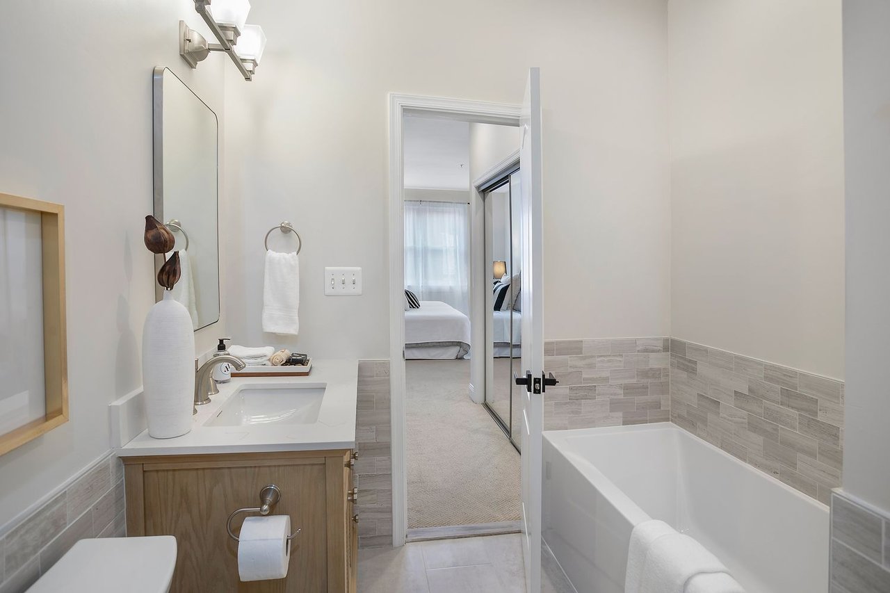 27 Logan Cir NW, Unit 5
