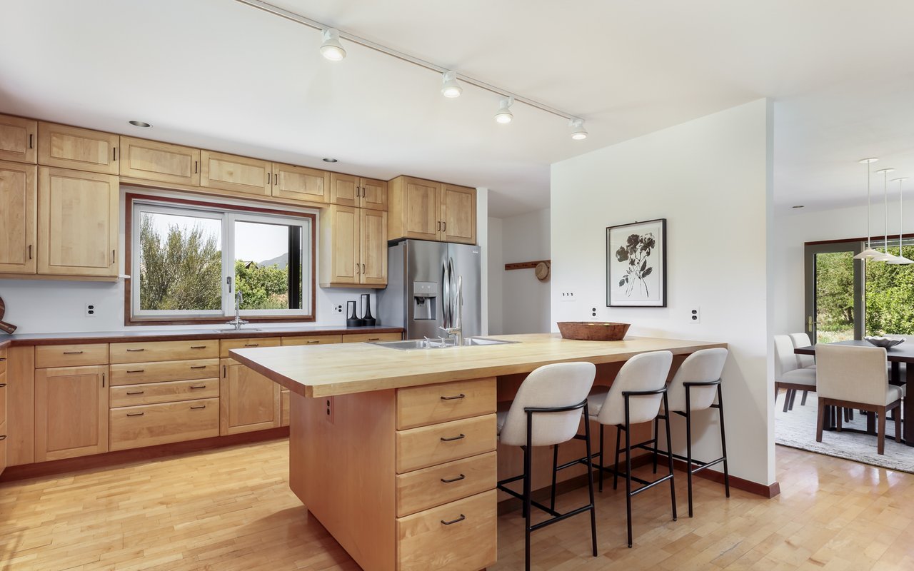 1950 Senda Rocosa Street