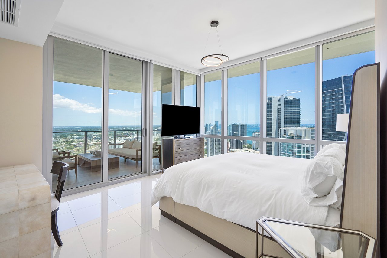 851 NE 1st Ave #4901