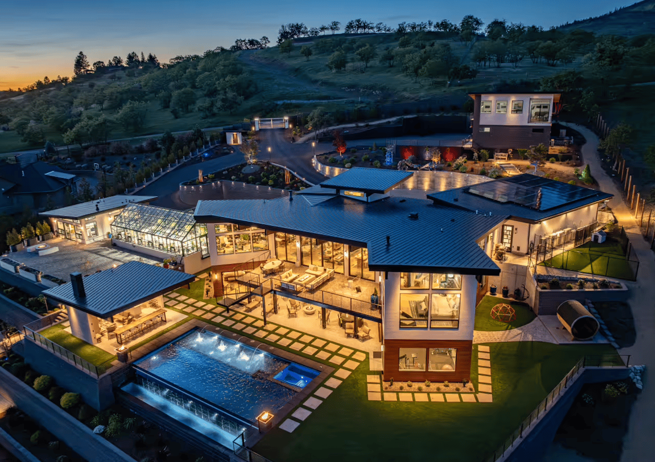 Buying a Vacation Home With a Friend Is a Smart Way to Leverage Purchasing Power, but Doesn’t Come Without Risks