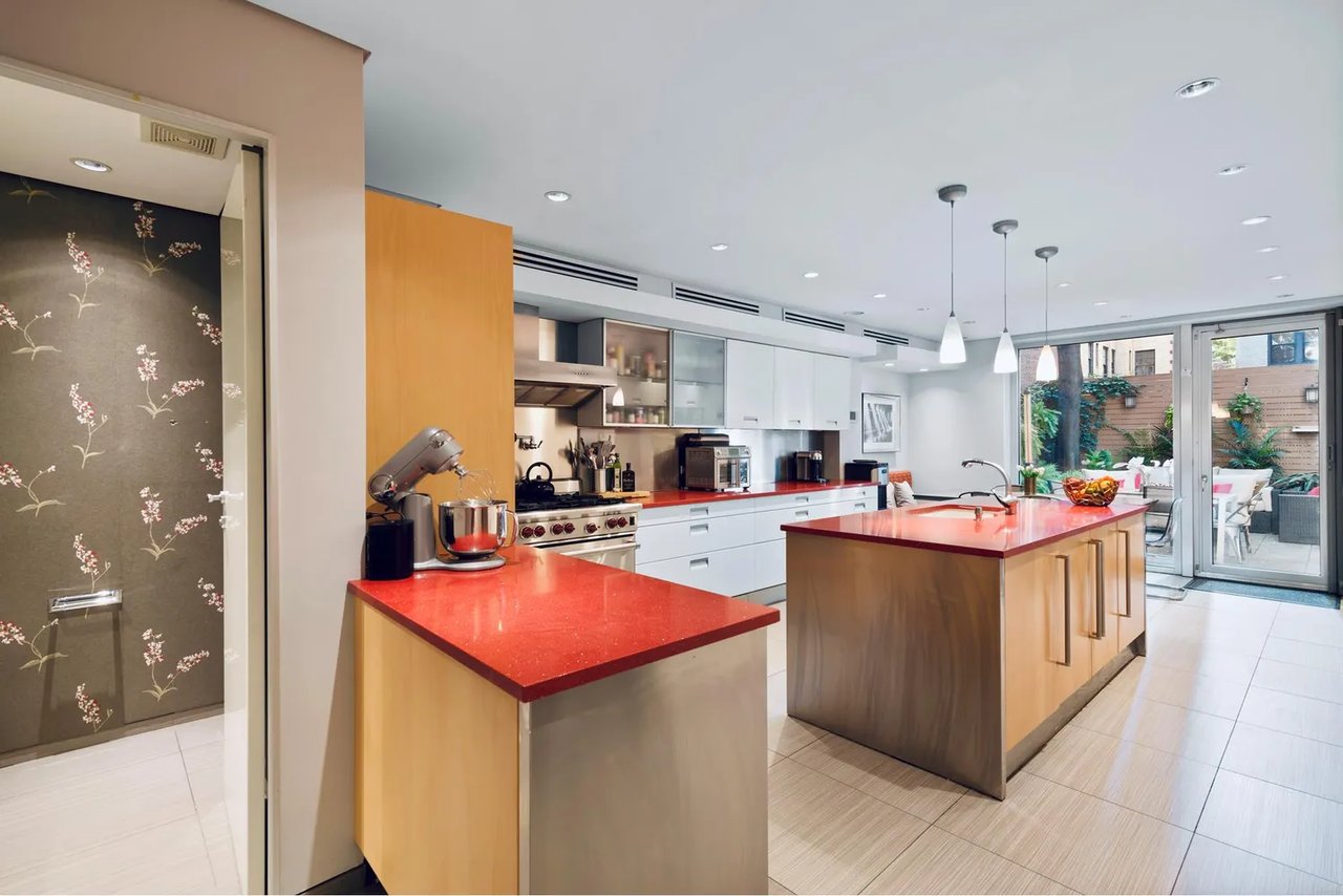 328 E 69th Street