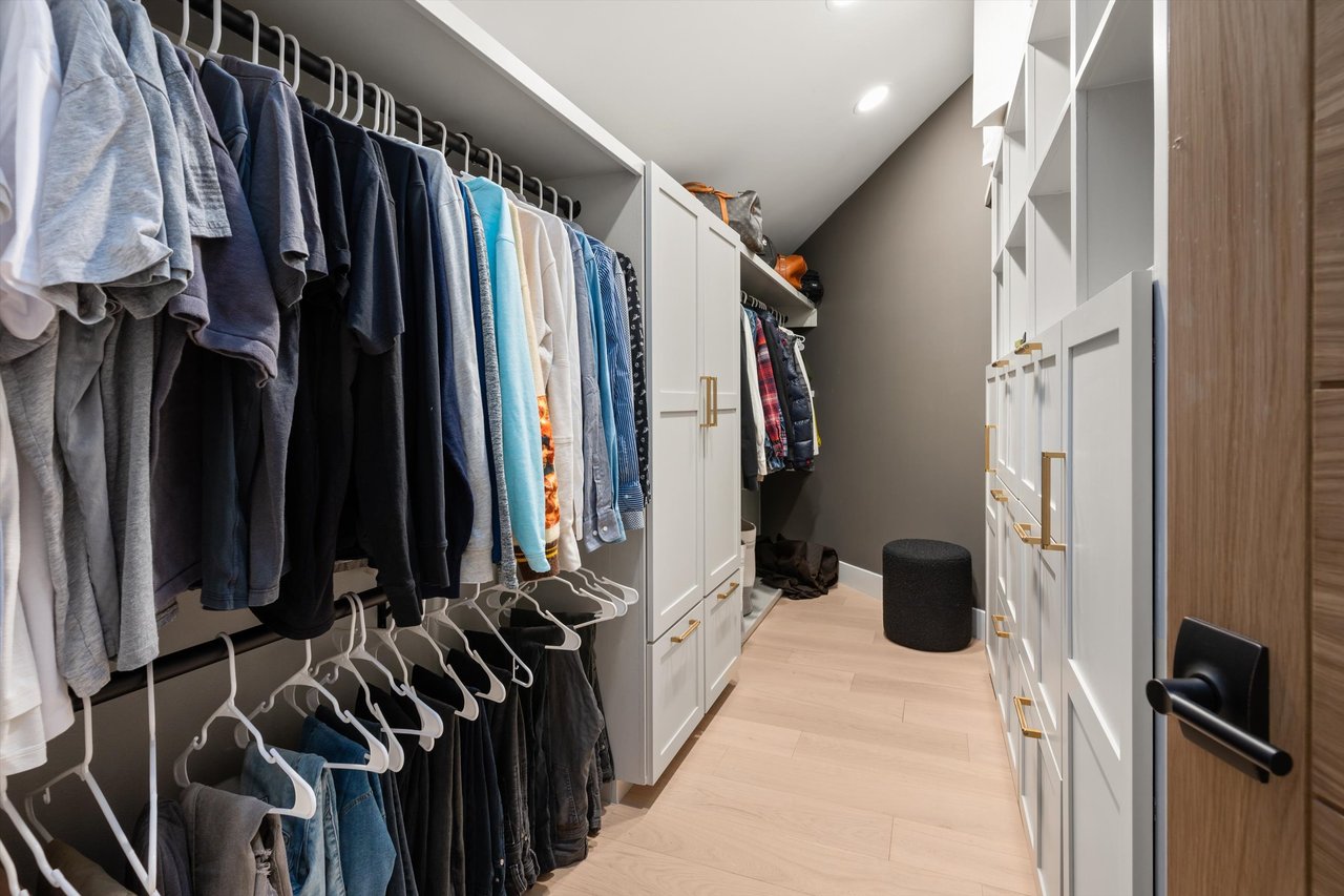 Designer Living with Unmatched Mountain Views