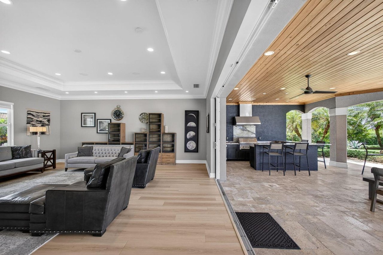 11135 Lynwood Palm Way