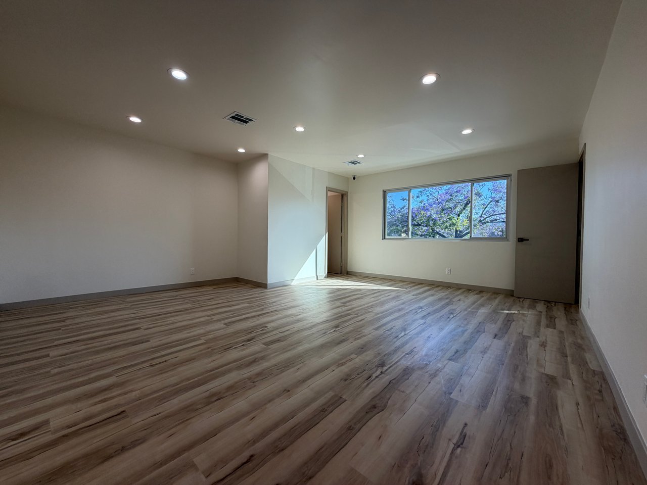 1519-1521 W. Glenoaks
