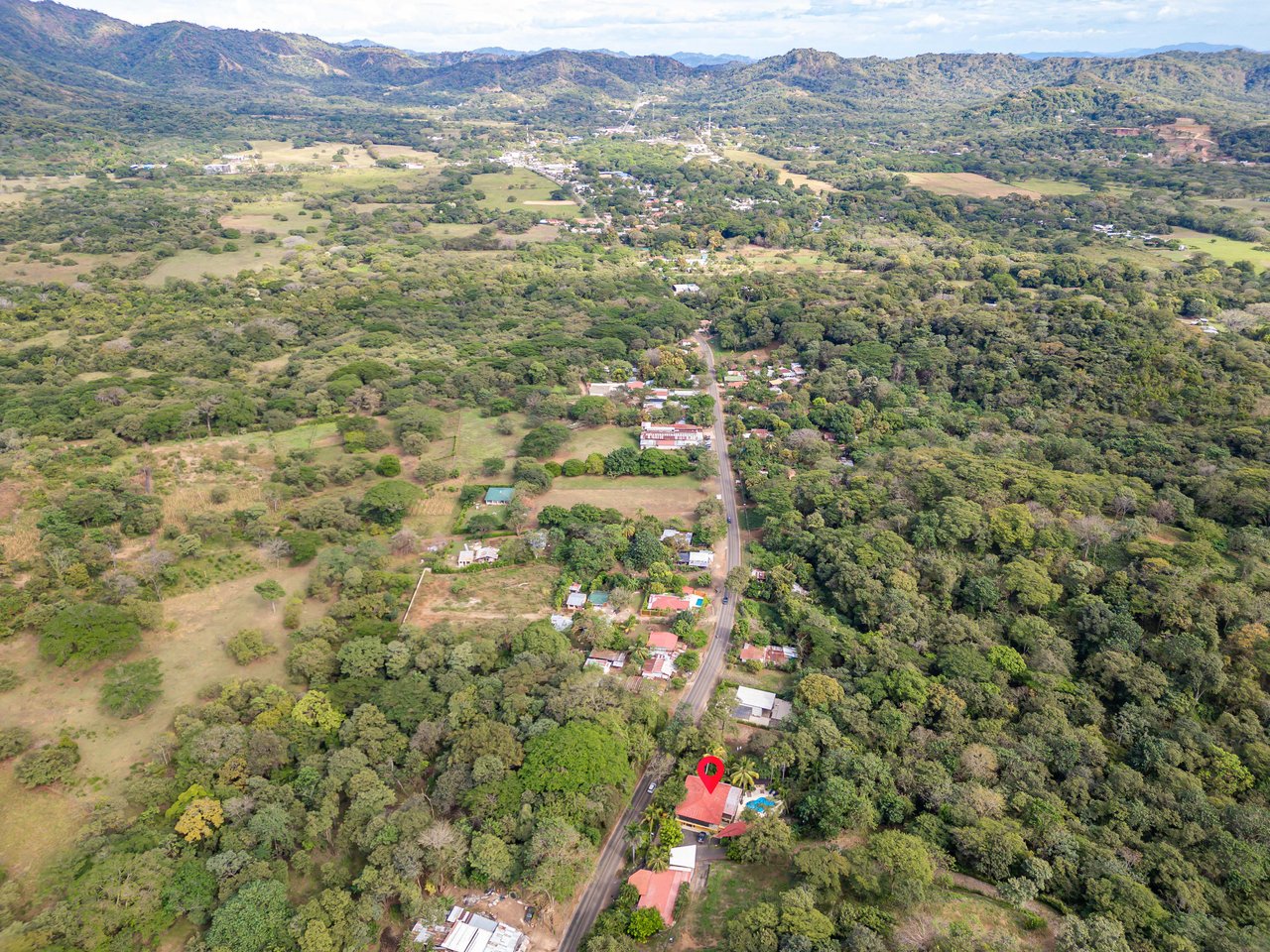 Cornett Retreat | Multi-Unit Colonial Compound 10 Mins to Playa Grande