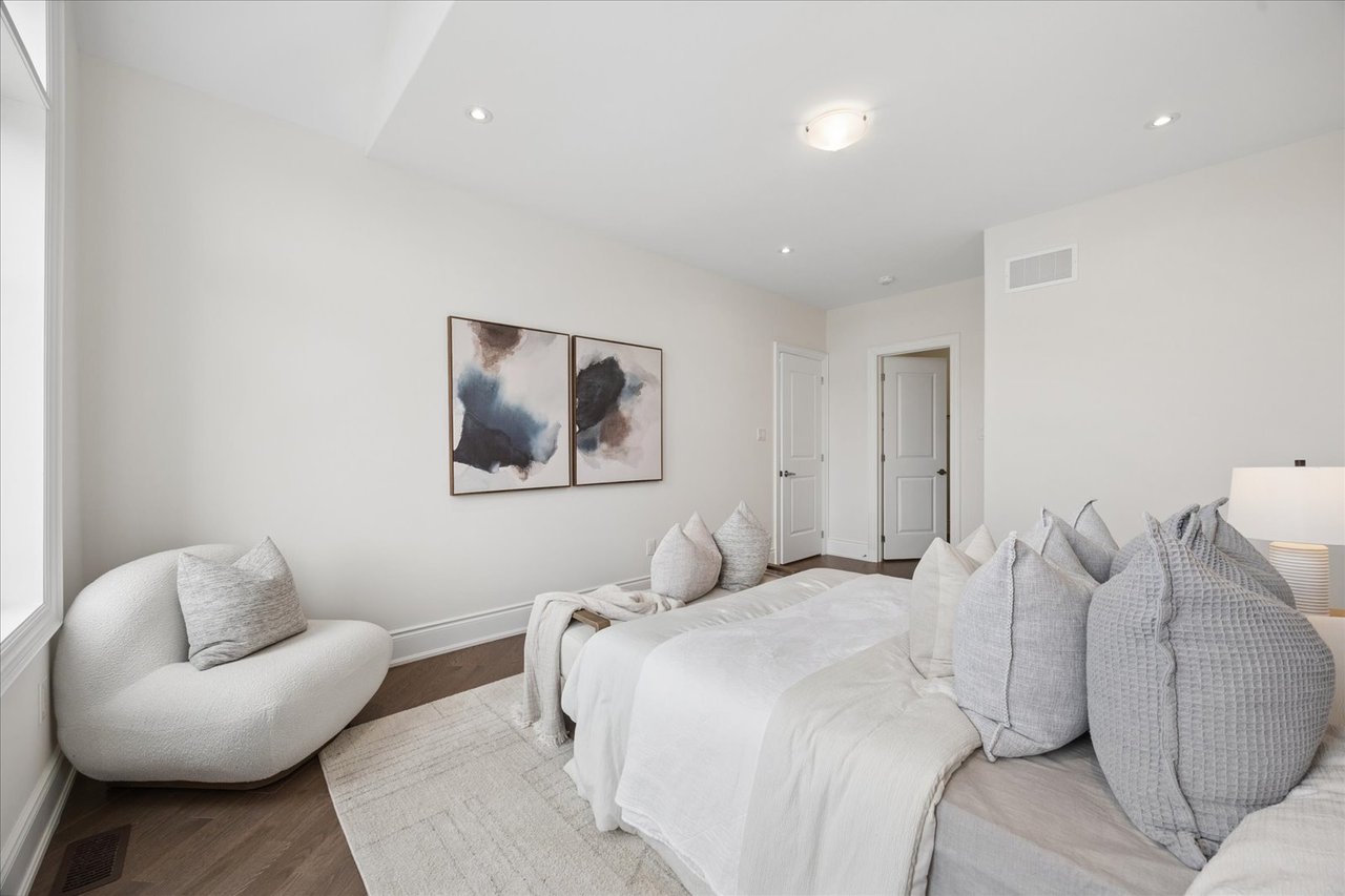 72 Silk Twist Drive, East Gwillimbury