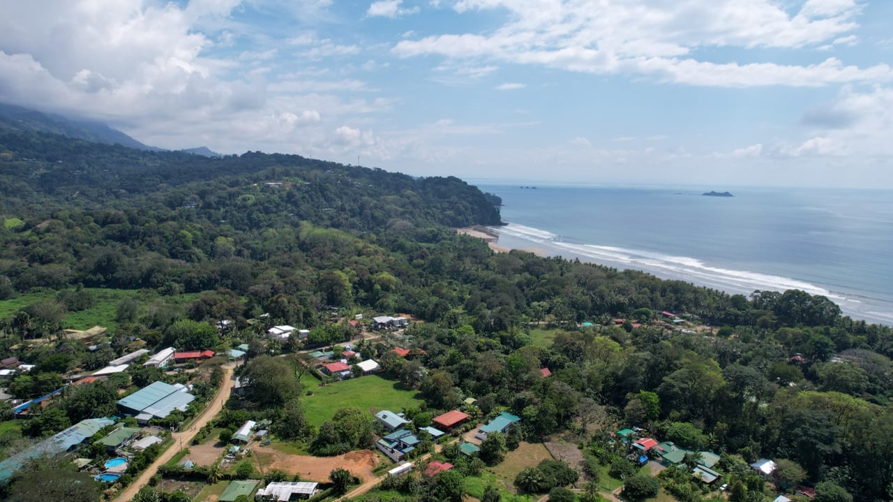 Investment Opportunity! Eco-Friendly Rental Property Near Playa Chaman and Playa Colonia