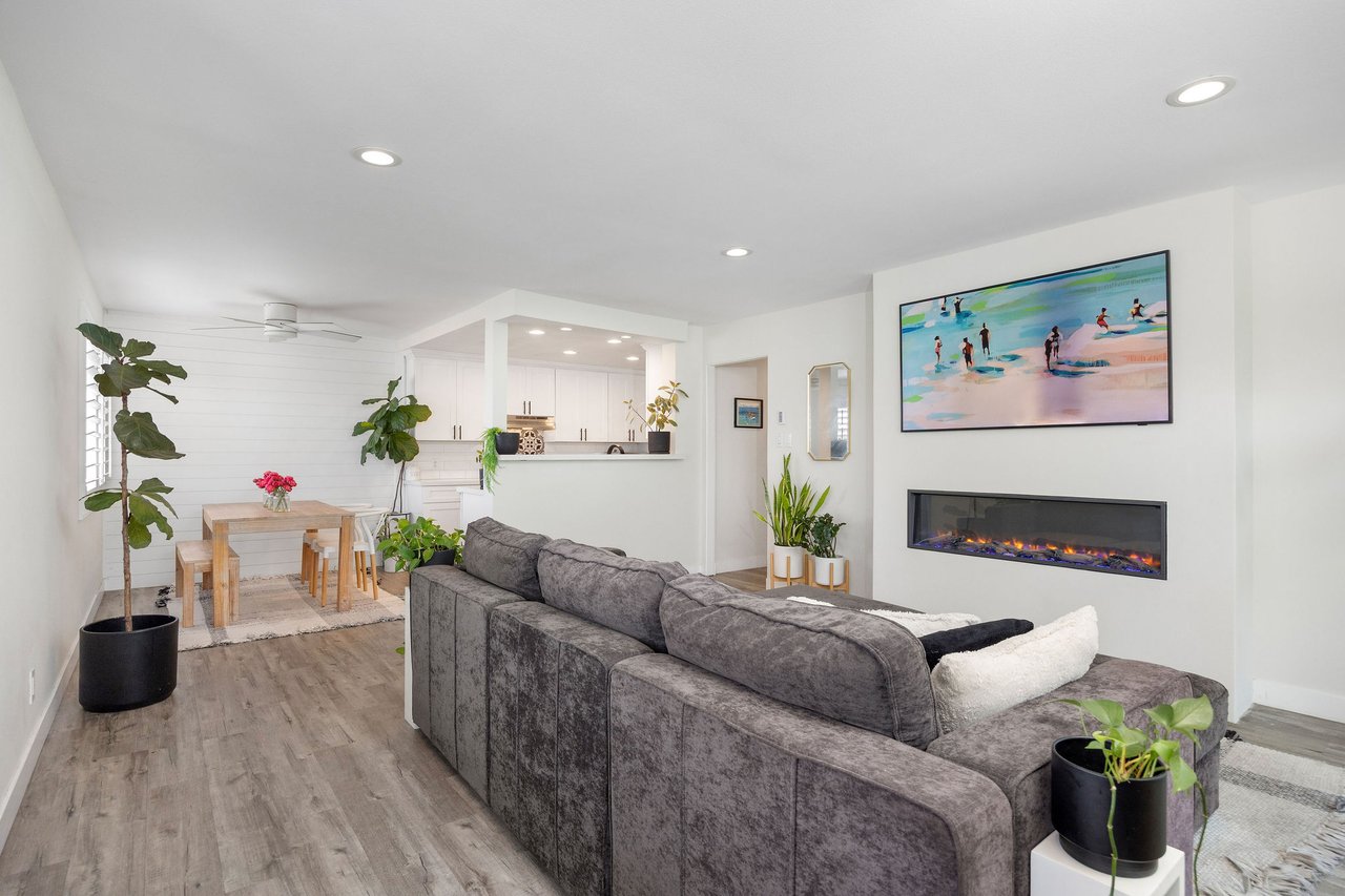 100 Loma Ave #404