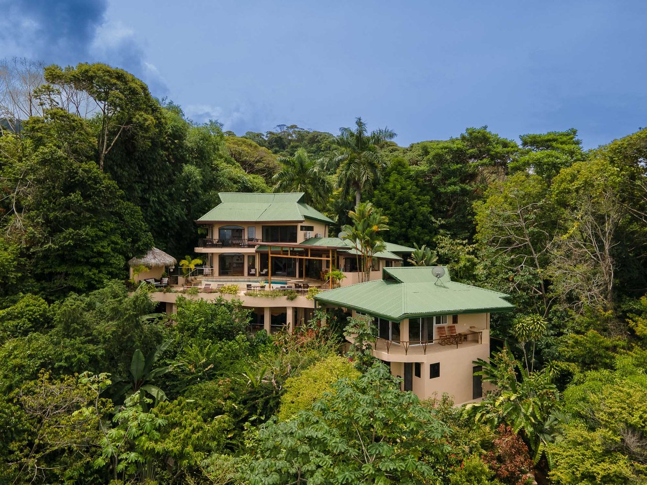 VILLA TUCAN TANGO: TROPICAL LUXURY HOME IN GATED COMMUNITY ABOVE DOMINICALITO