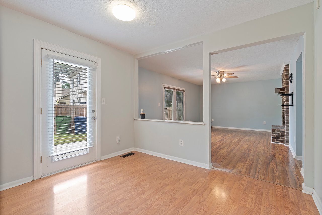 Minutes from Redstone Arsenal!! New to the Market!!