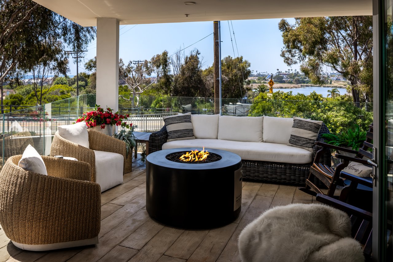  Downtown Carlsbad Coastal Residence 