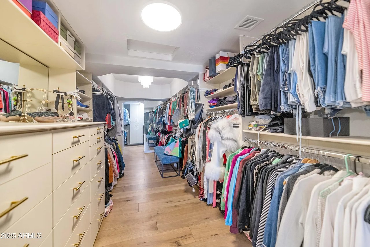 4434 E Camelback Rd Unit 137