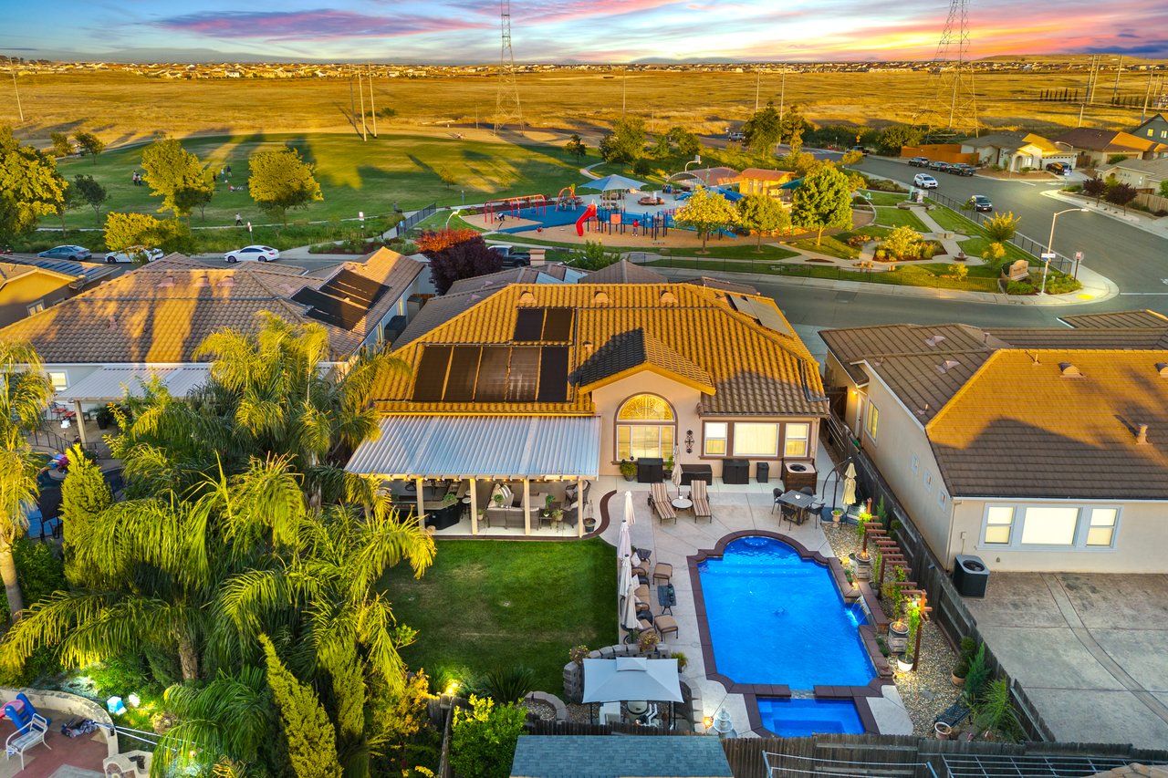 4040 Borderlands Dr