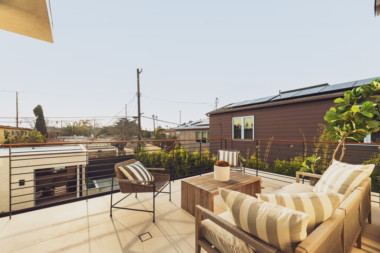 2115 Walnut Ave, Venice