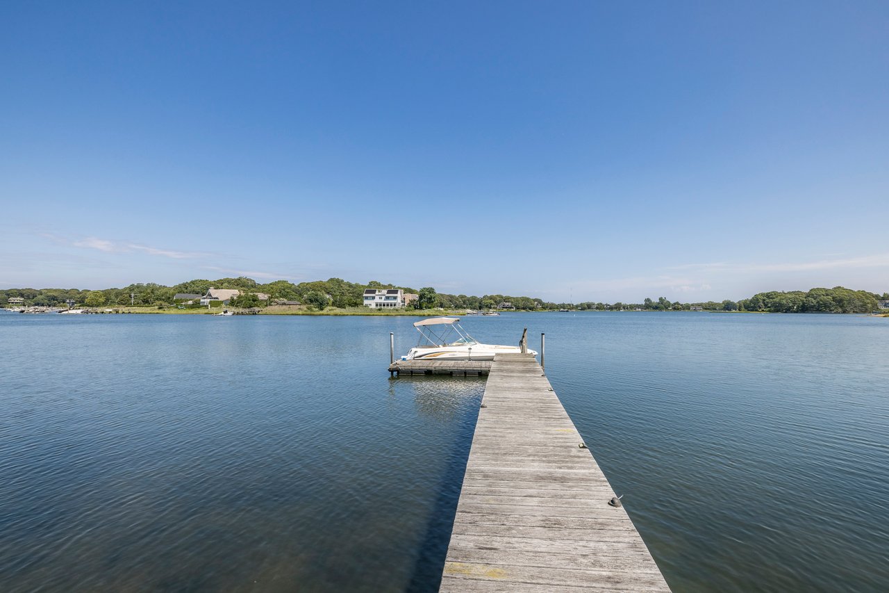 3 BayView Rd
