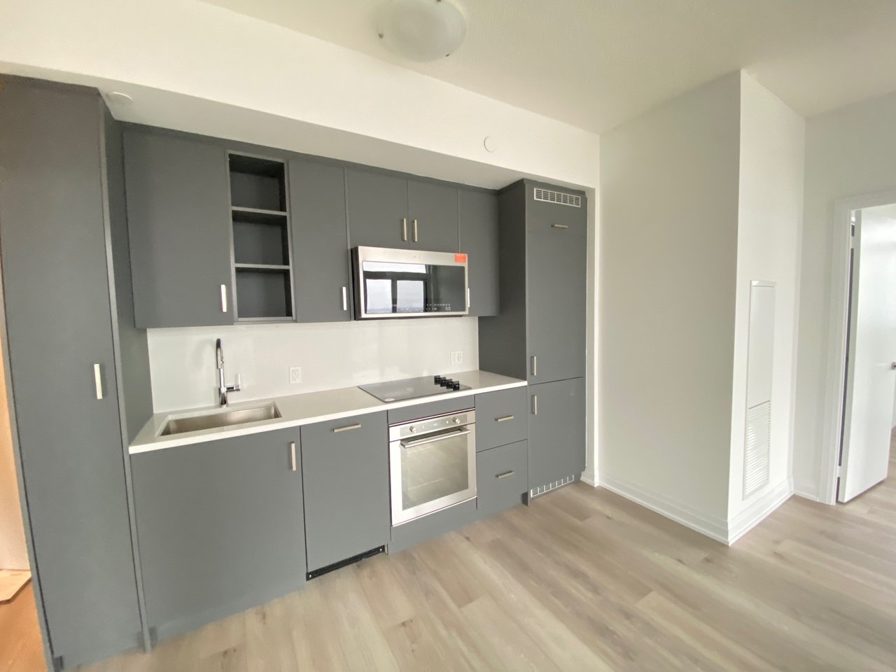 251 Manitoba Street, Toronto Unit: 2208