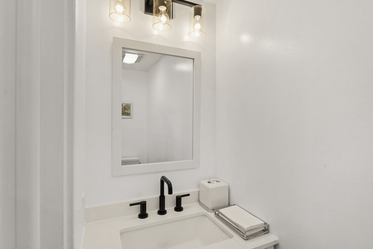 Charming Victorian Carriage House