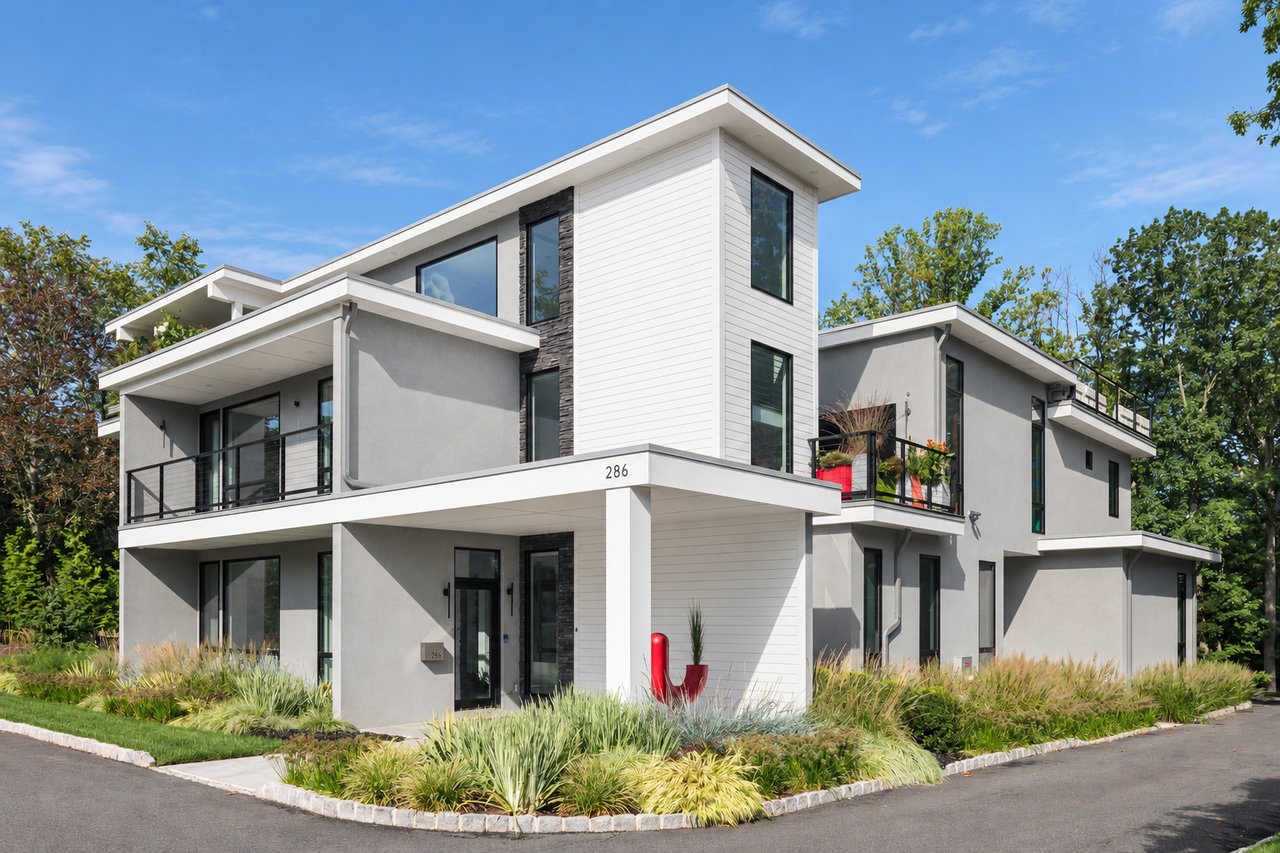 286 Hartshorn Drive, Short Hills, NJ 07078