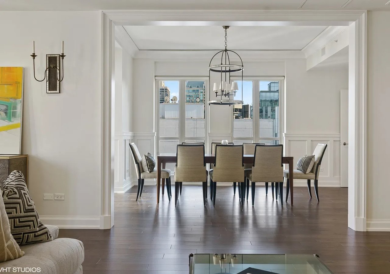 11 E Walton St APT 3201