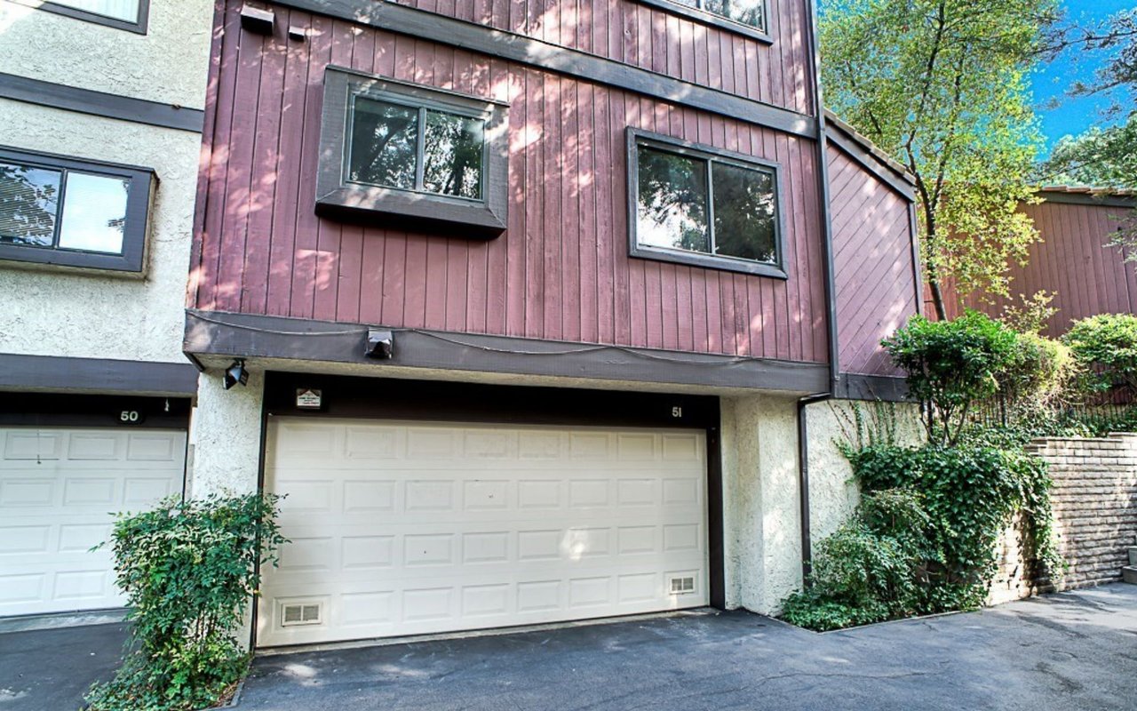 21931 Burbank Blvd Unit 51