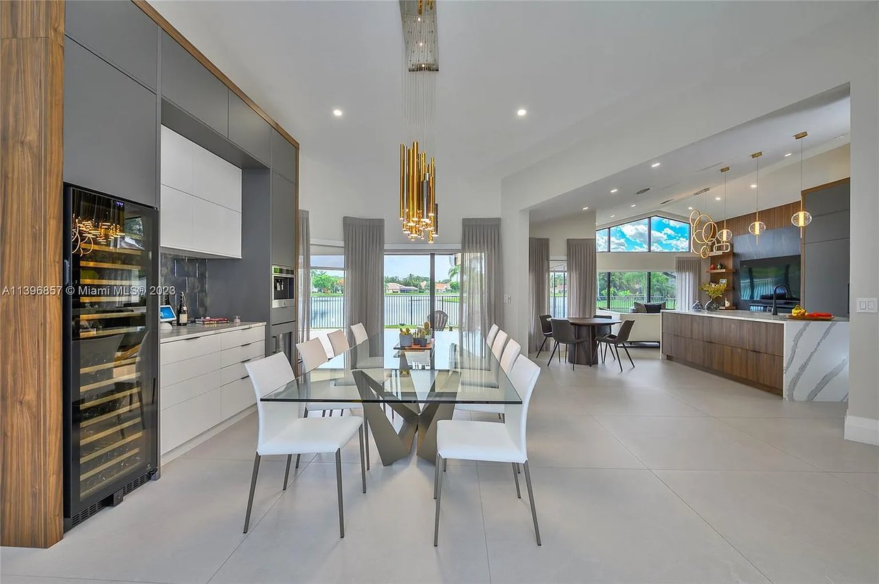1089 Deerwood Ln