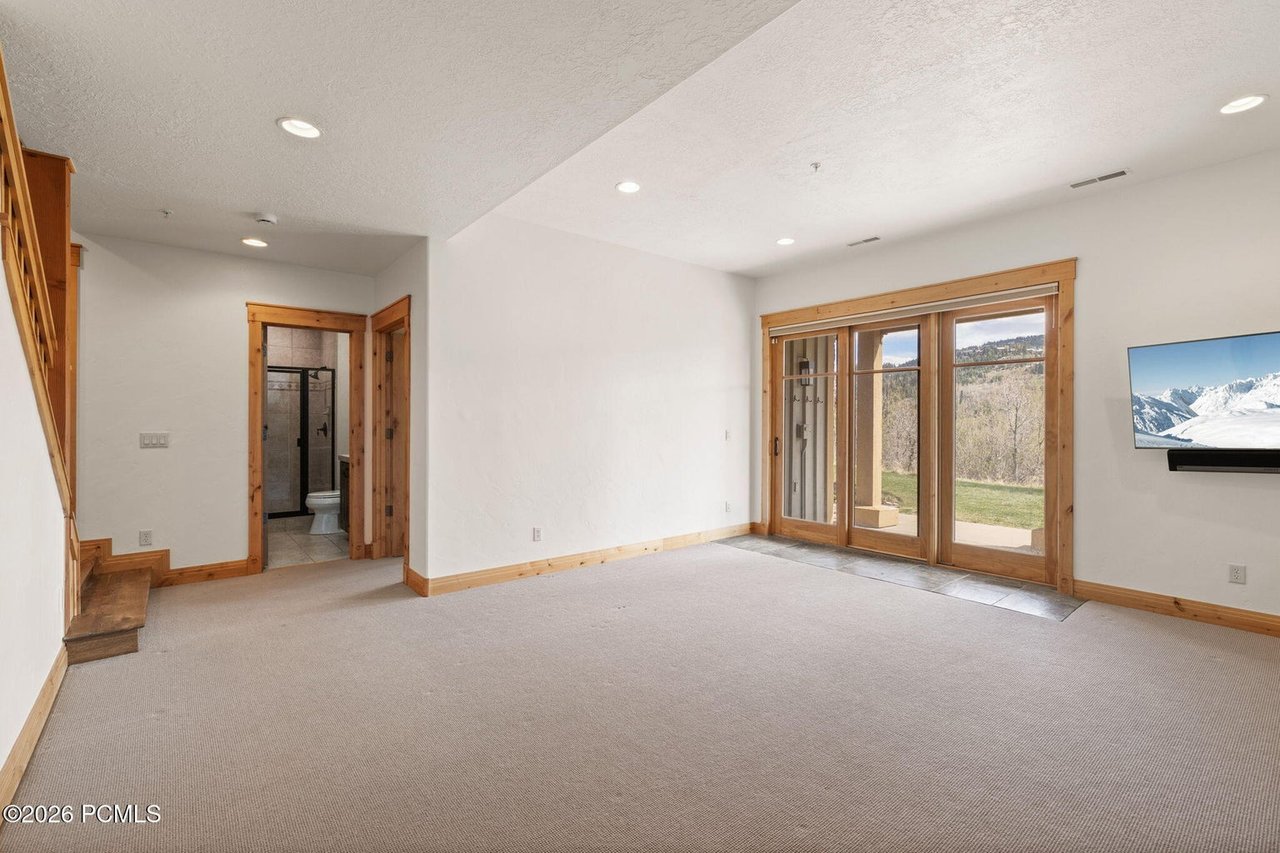1215 Silver Oak Court 4
