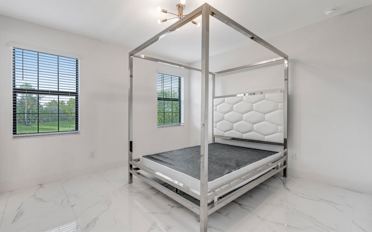 11604 Meadowrun Cir