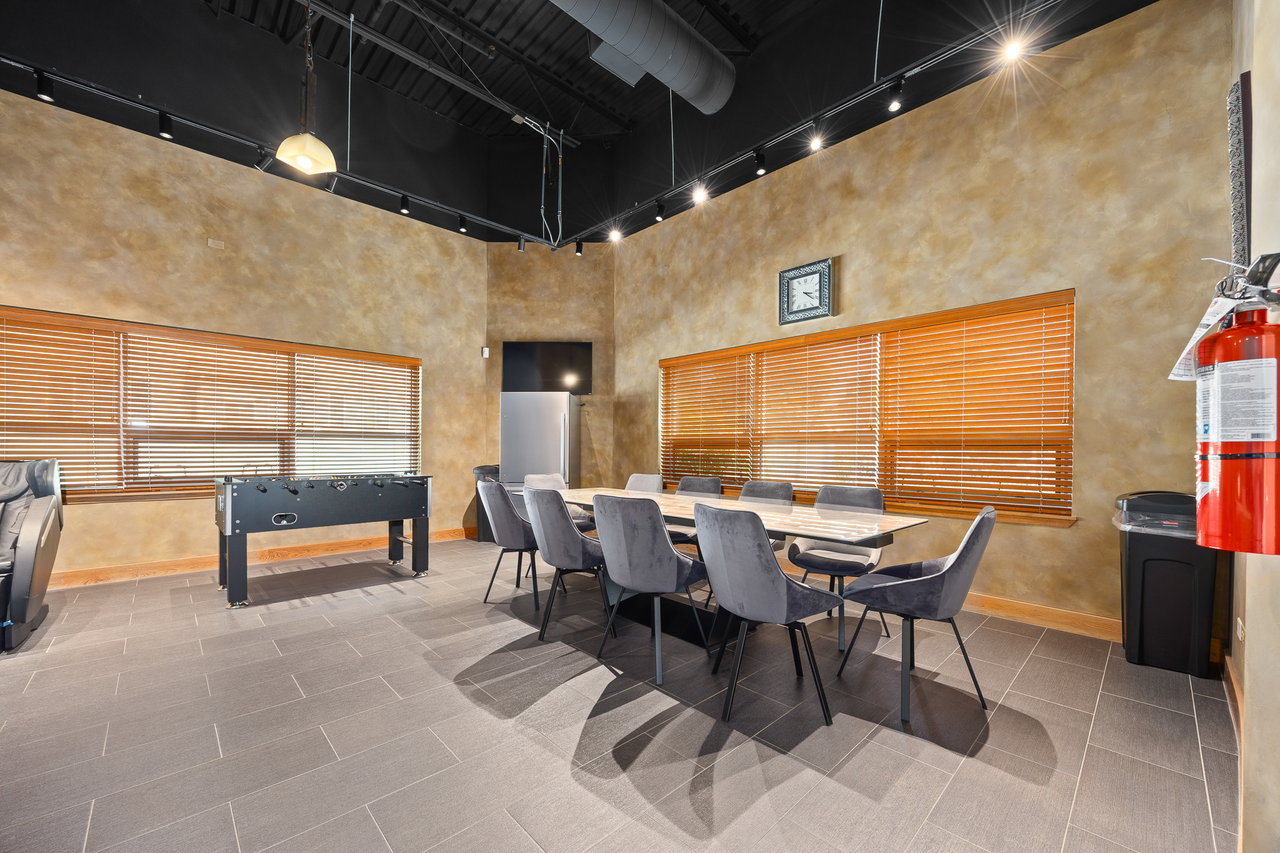 2005 S Bloomingdale Road Unit: G
