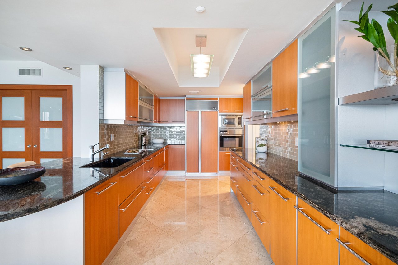 Murano Grande Apt 1106 Jeff Miller Group