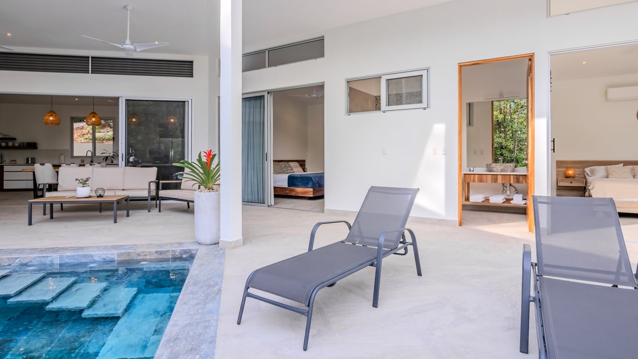 An Exclusive, Sunny Ridge-Top 4-Bed Designer House With Unforgettable Mountain & Jungle Views