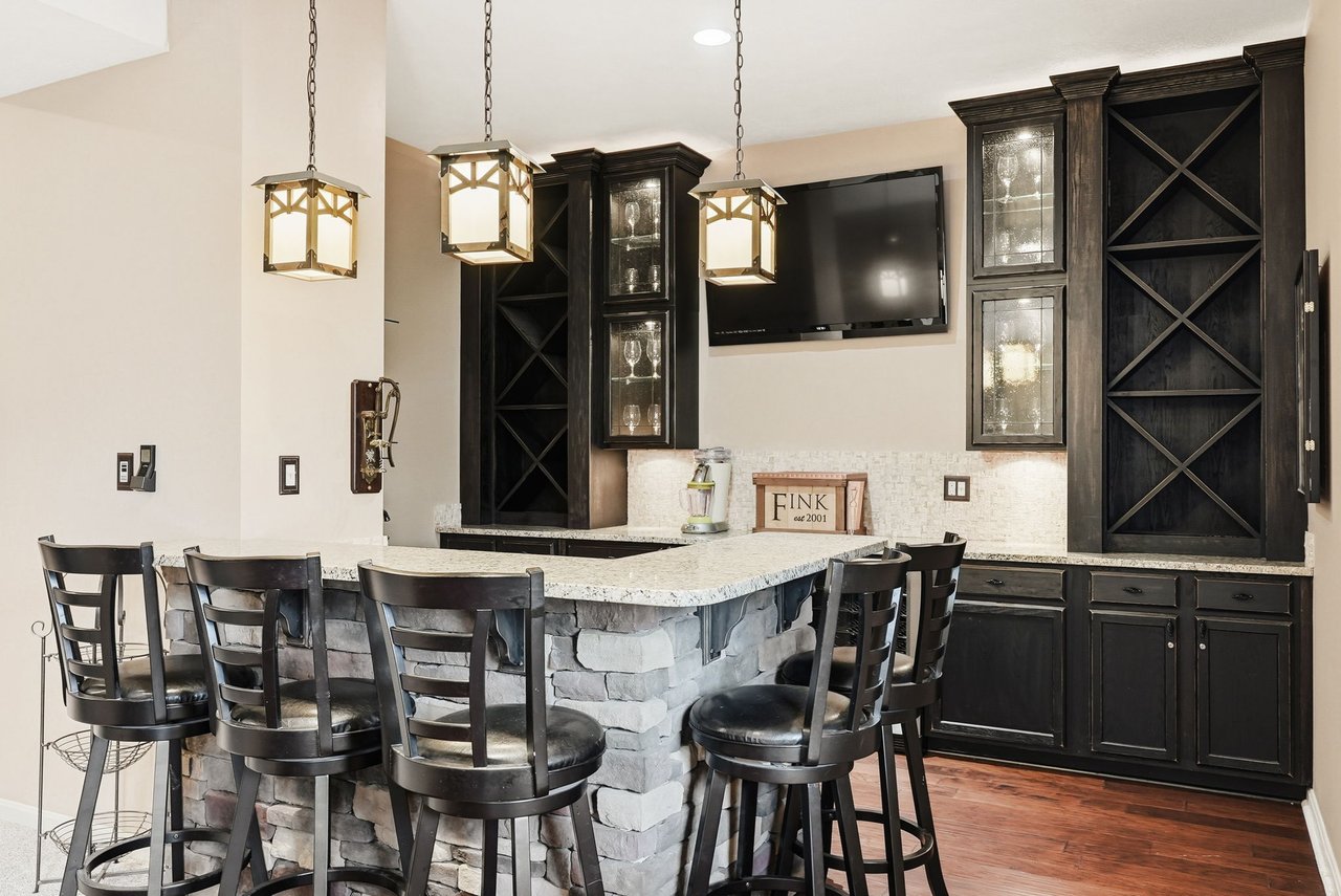 EXCLUSIVE LISTING  -  1234 Newbury Highland