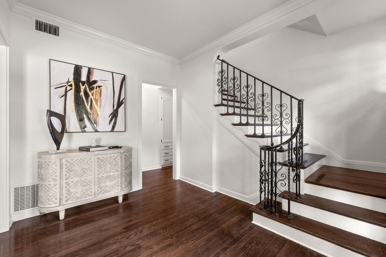 Luxury Property in Olmos Park