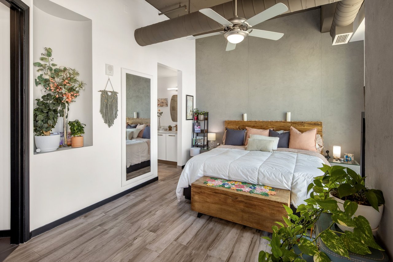 1 E Lexington Avenue 1209