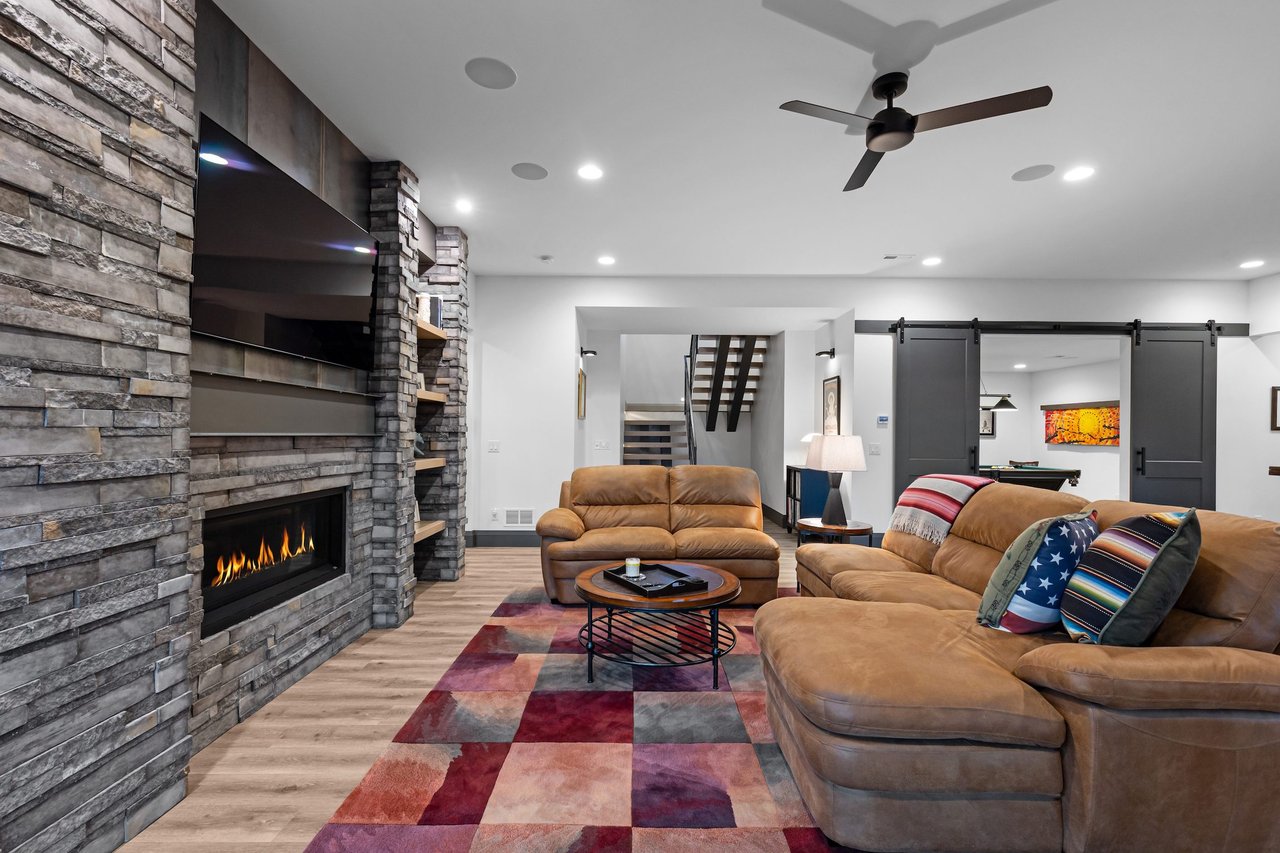 10689 Shadow Pines Road