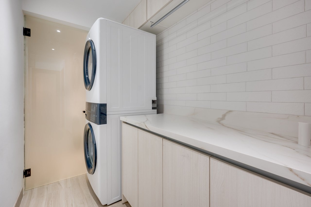 Flamingo Marina Cove 416 – Beachfront Condo