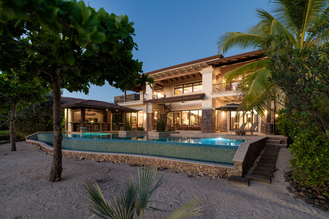 Avellanas Beachfront Home ¨La Choza¨