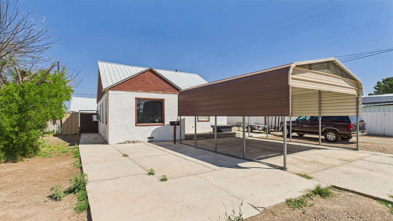 1017 W 5th