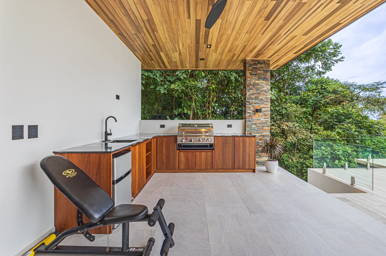 Casa Koules – Architectural 5-Bedroom Oceanview Estate in Prestigious Costa Verde Estates