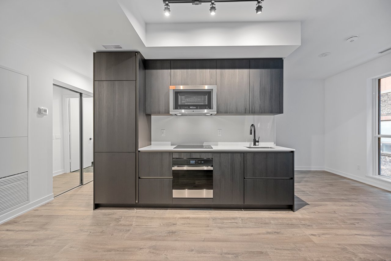327 King Street W 301