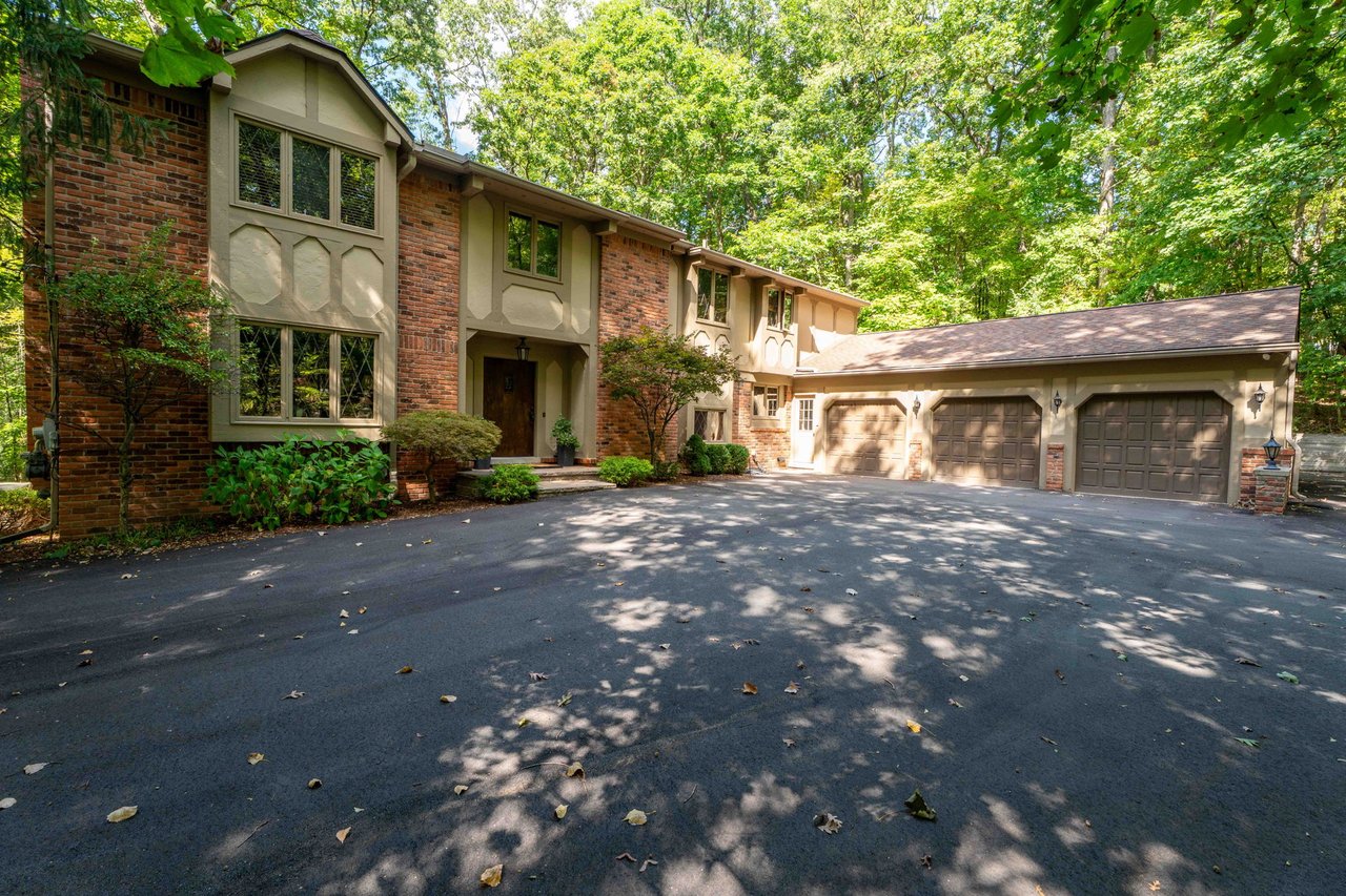 1100 Bretton Lane, Bloomfield Hills