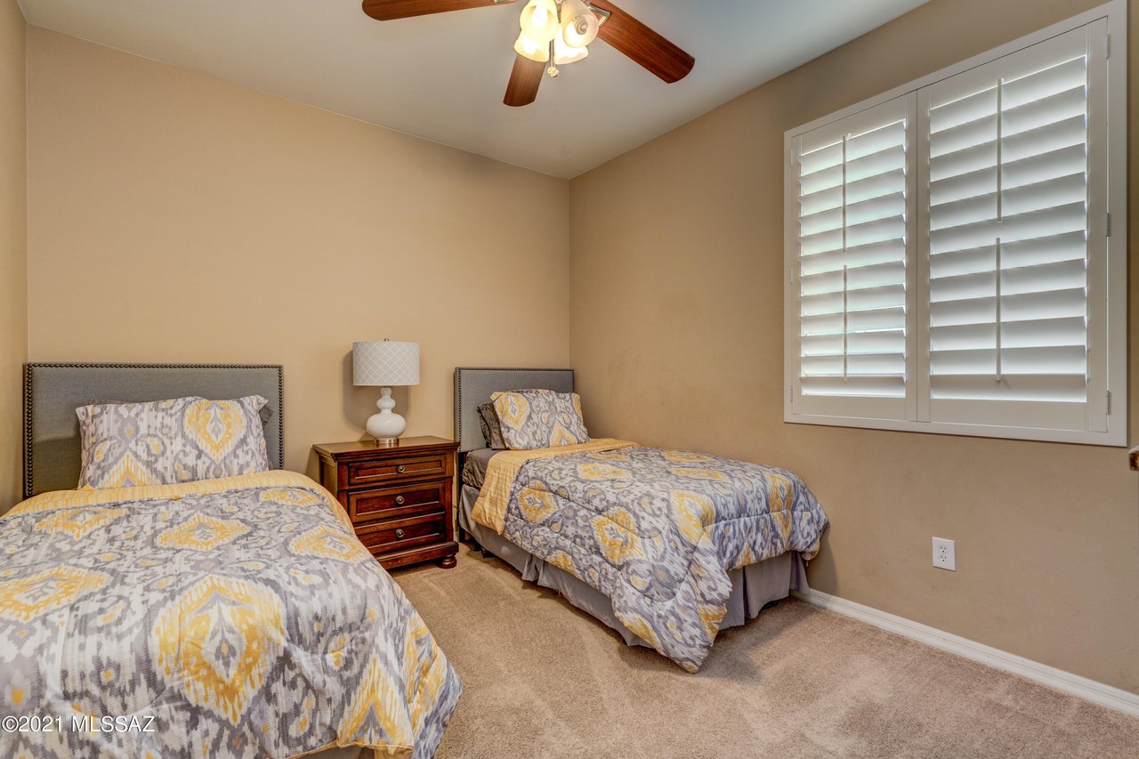1079 W Garden Grove Dr