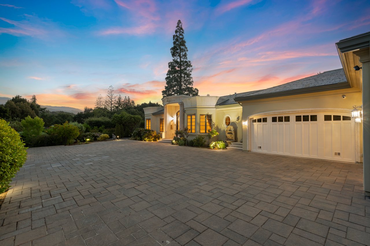 12445 Hilltop DR