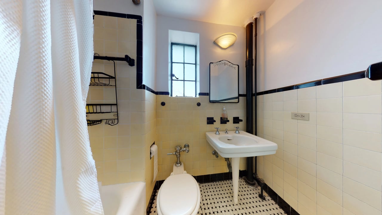 1 Christopher St, #16B