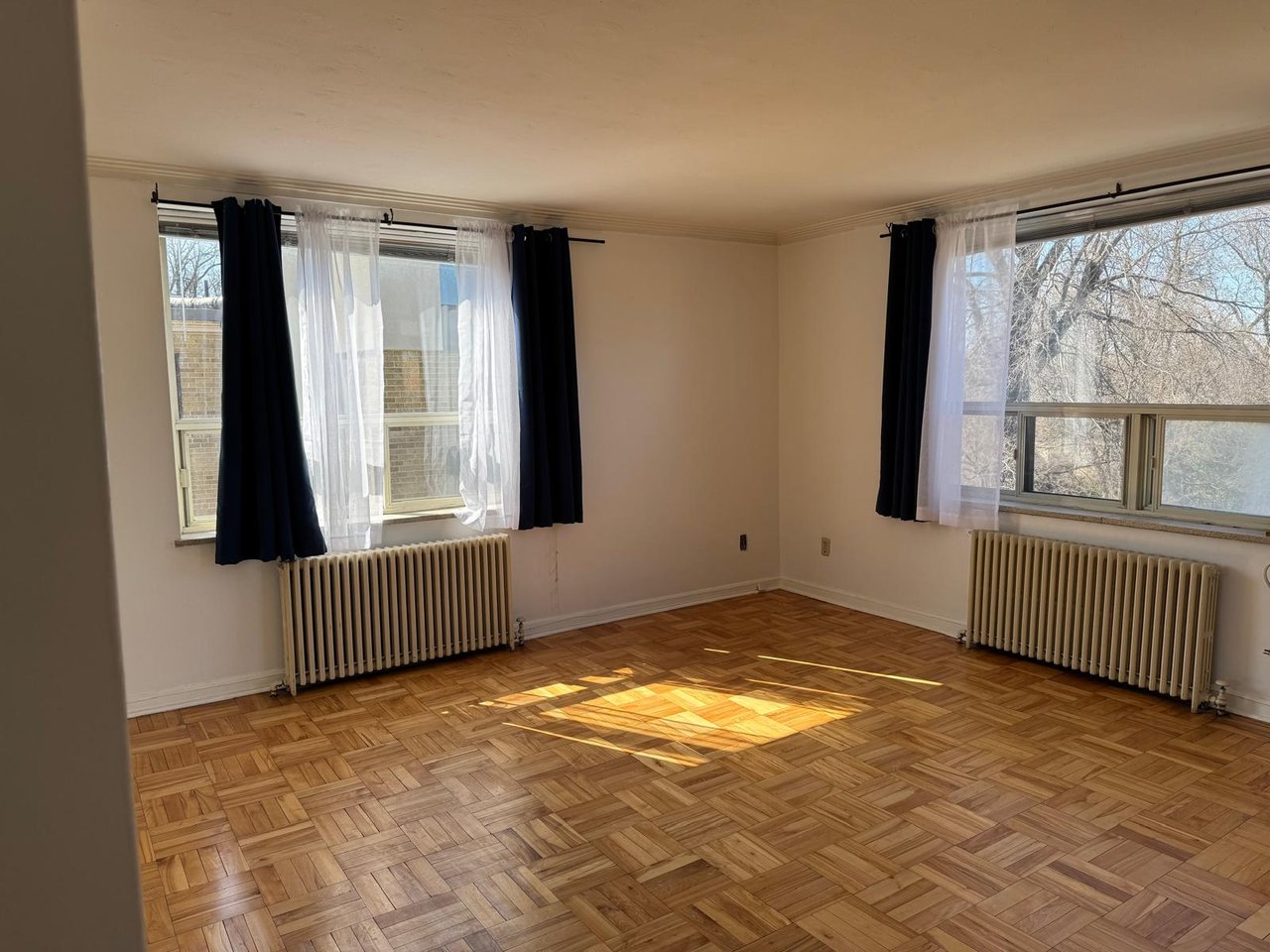 1112 Avenue Rd Unit: 302