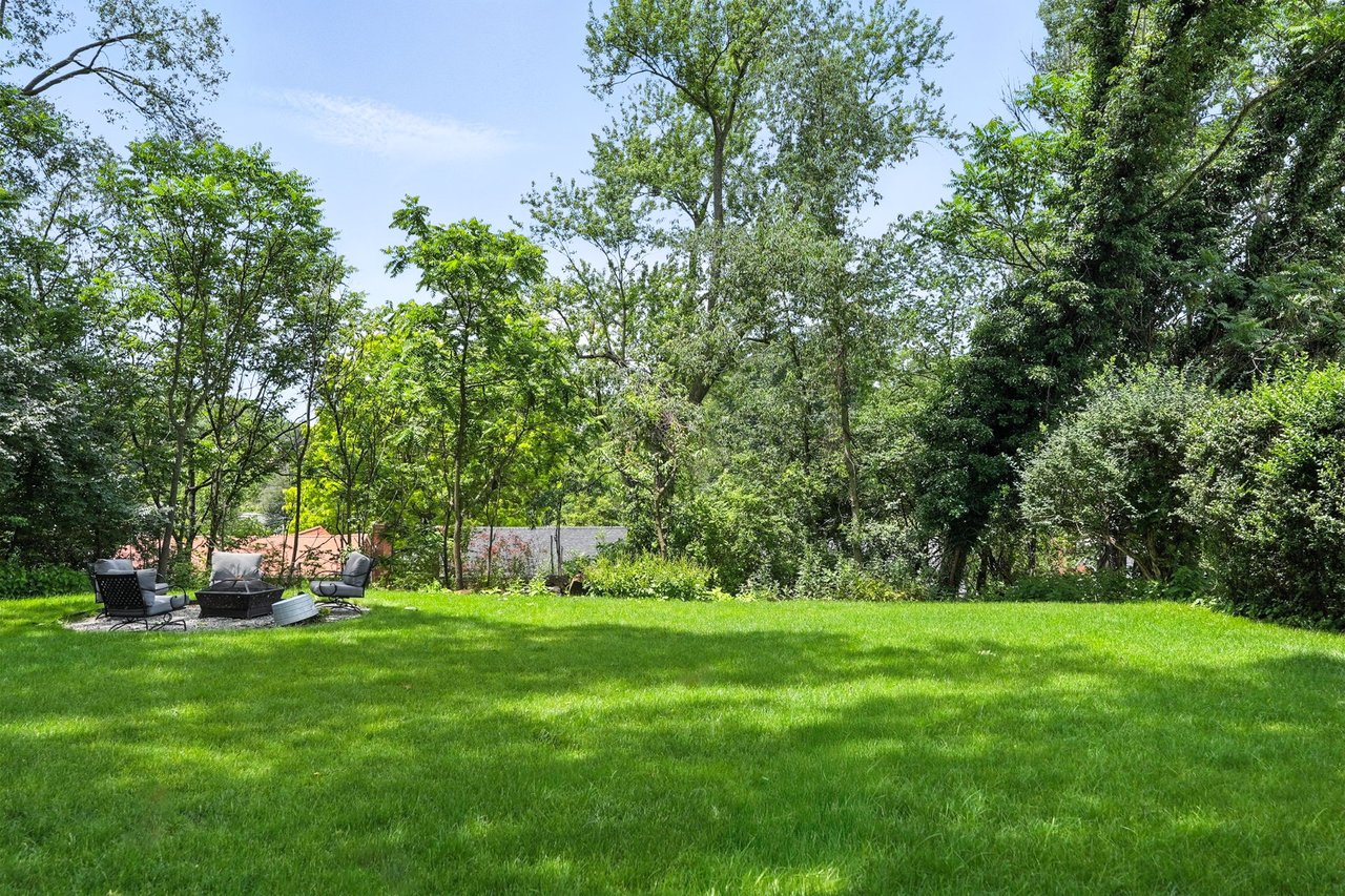 86 Standish Blvd