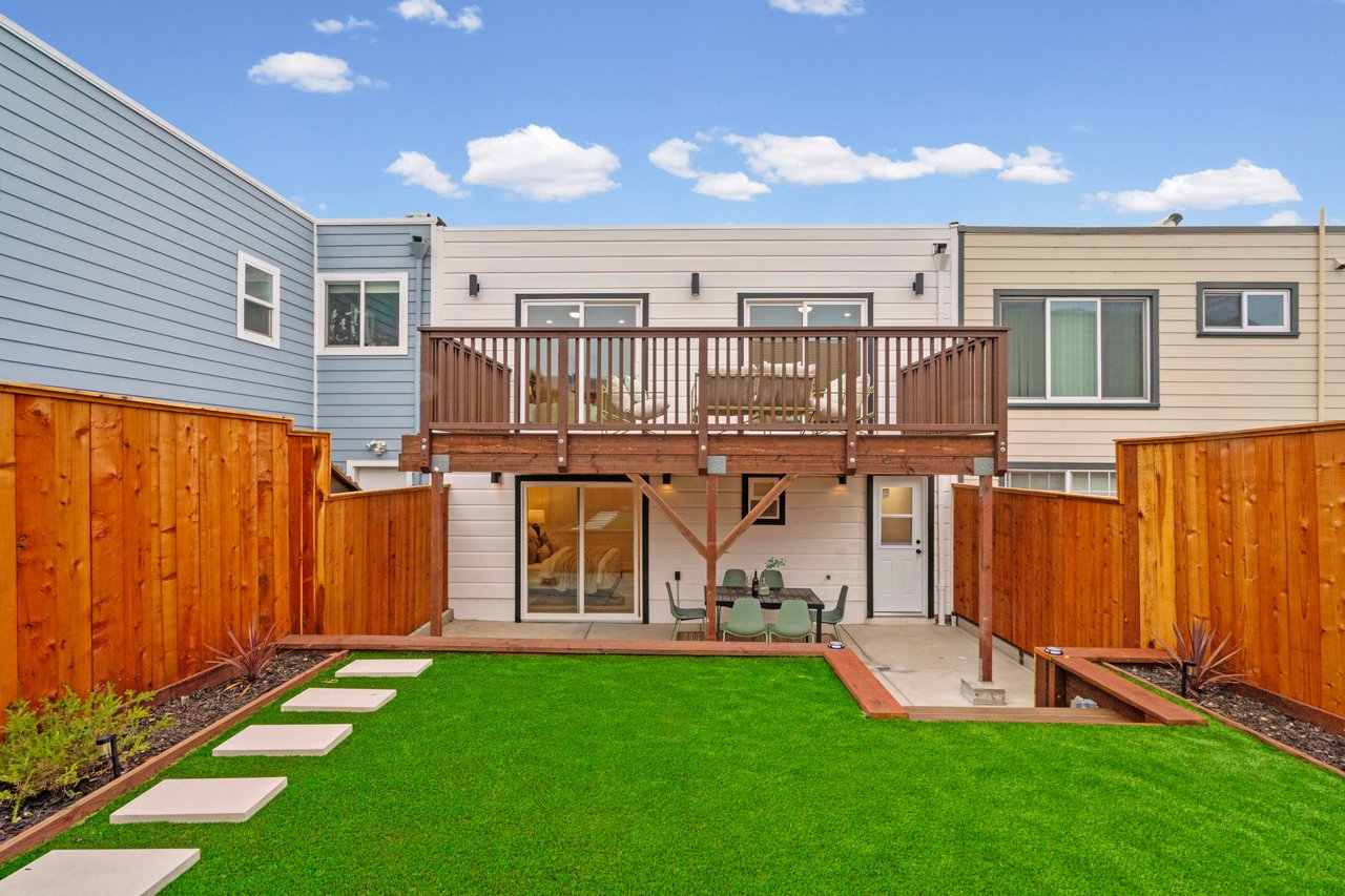 2210 39th Ave