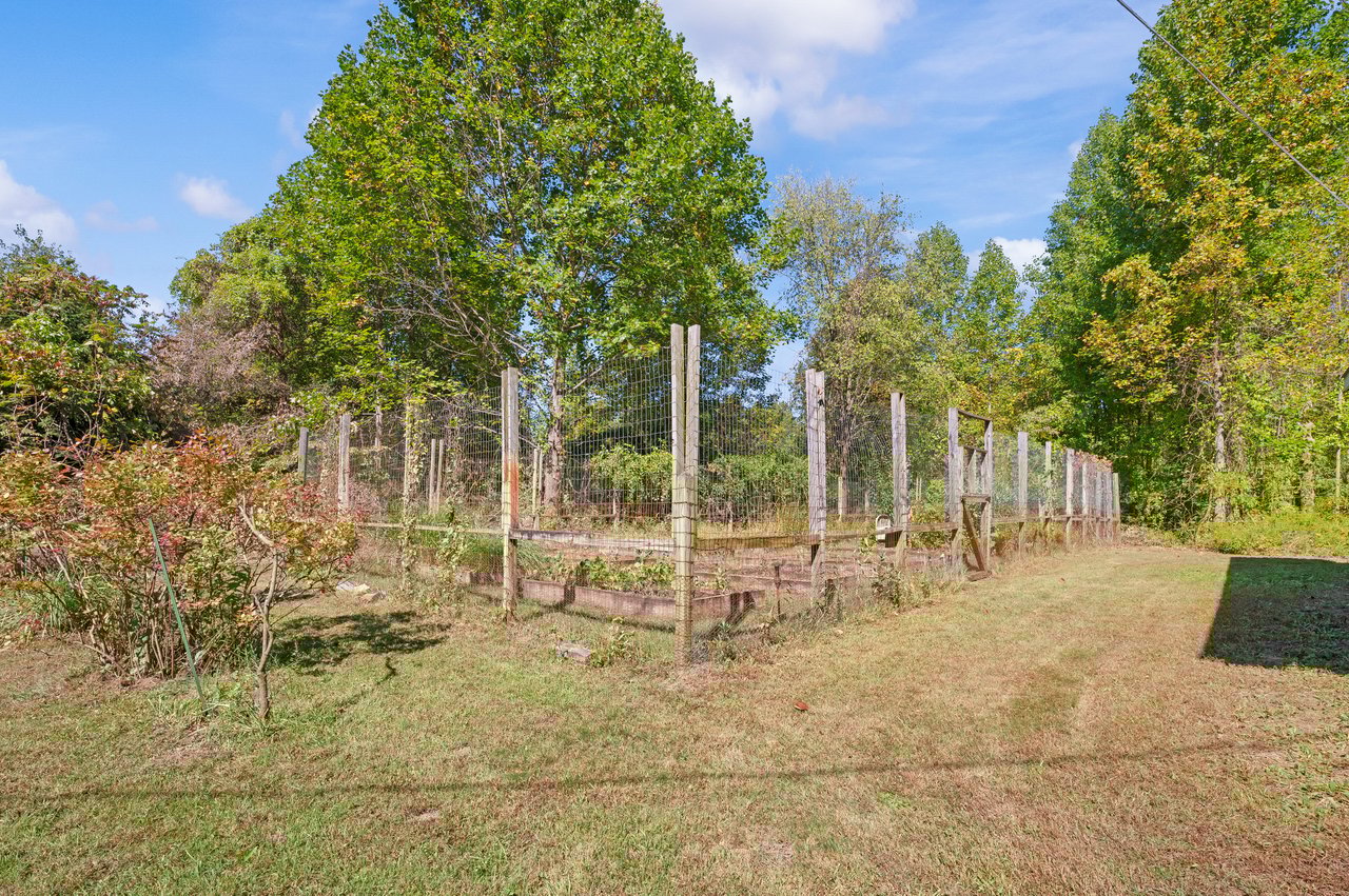 2408 E 800 N, La Porte, IN 46350