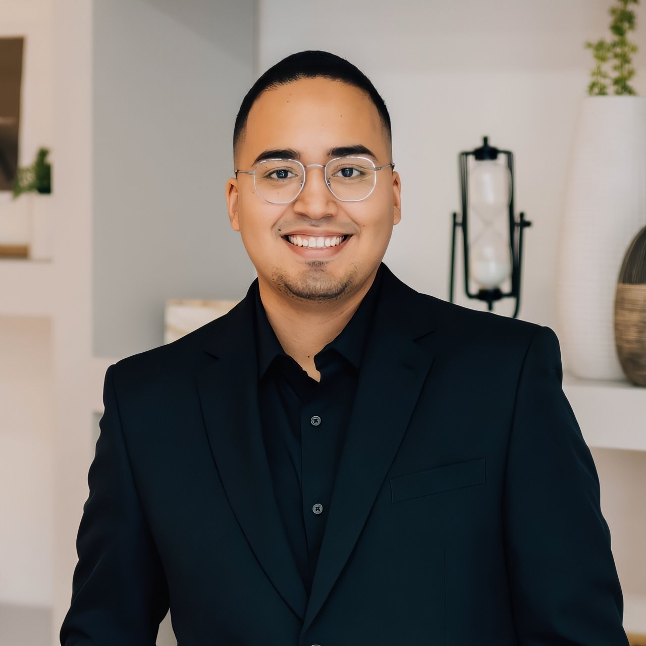 Berto Barrera Warsaw, IN Real Estate Agent Headshot