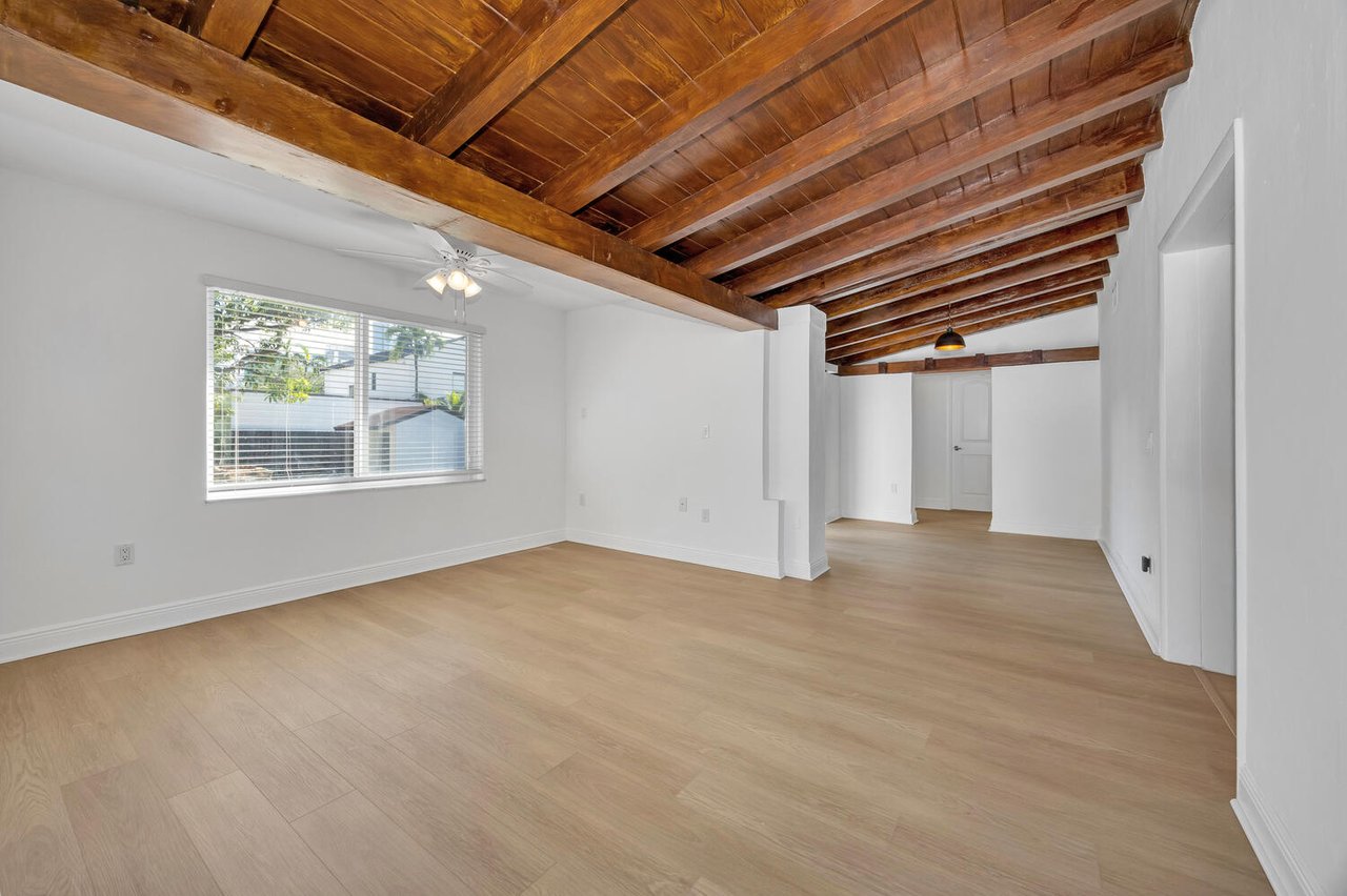 Move-In Ready in The Roads