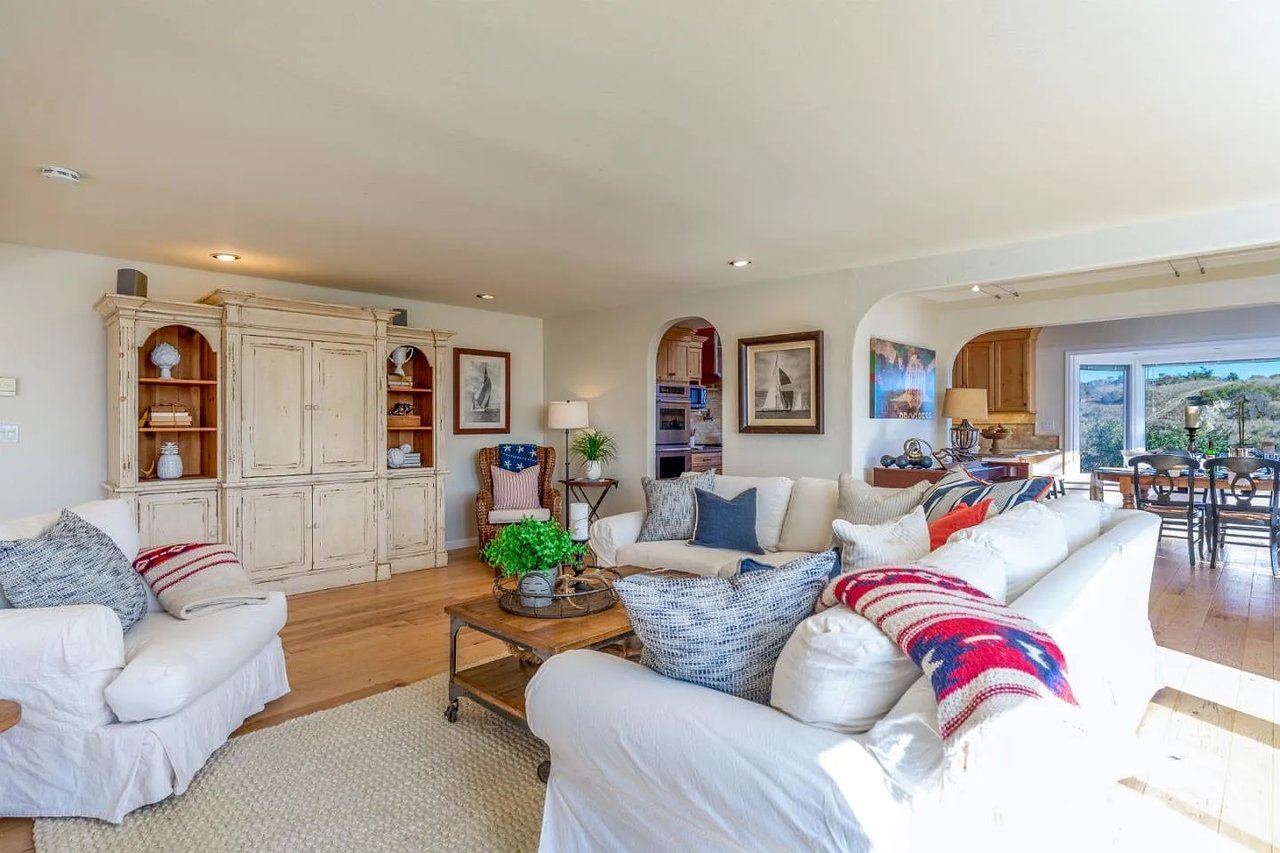 3300 Greenbrae Ln